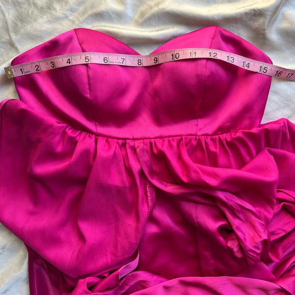 Elegant Fuchsia Evening Gown - Picture 9 of 12